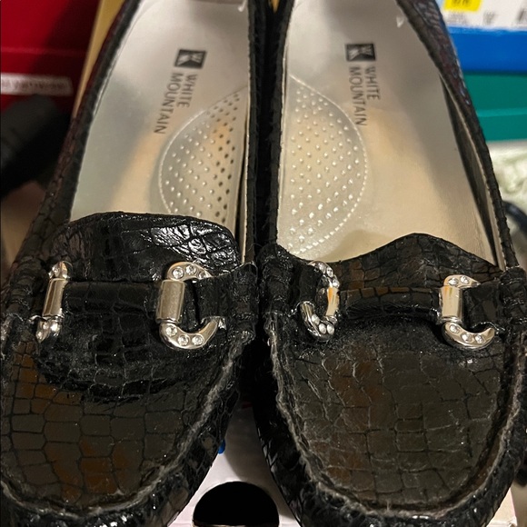 White Mountain Textured Black Loafers - Picture 2 of 6